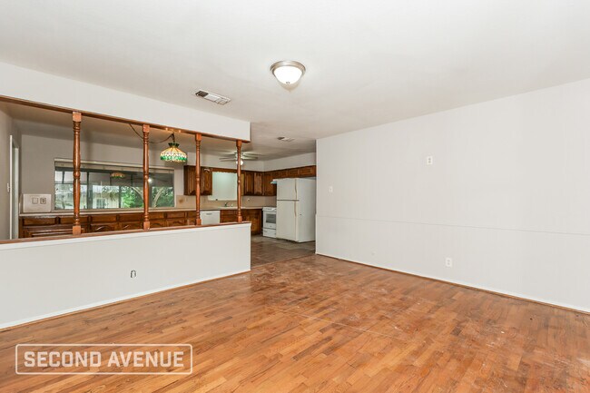 Building Photo - 533 Lee St