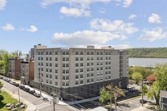 Building Photo - 56 Prospect St