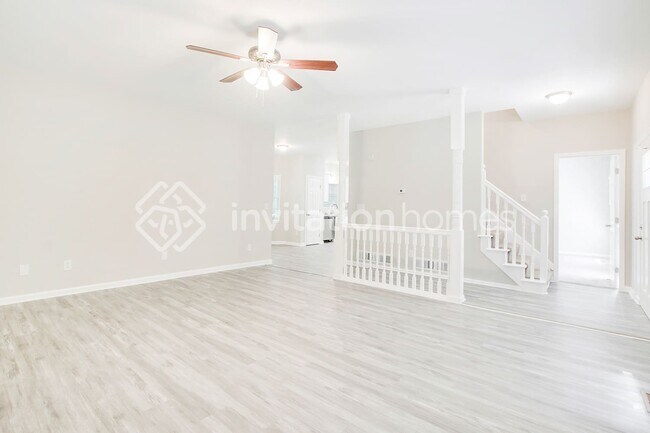 Foto del edificio - 450 Warrenton Dr