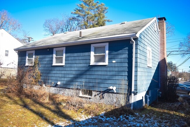 Building Photo - 77 Maryknoll St