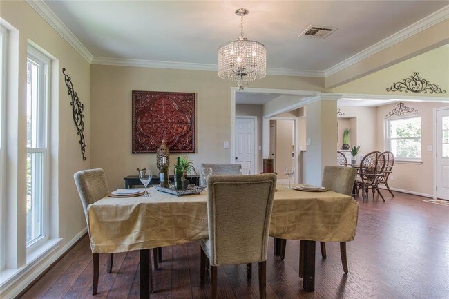 Building Photo - 303 Blue Willow Dr