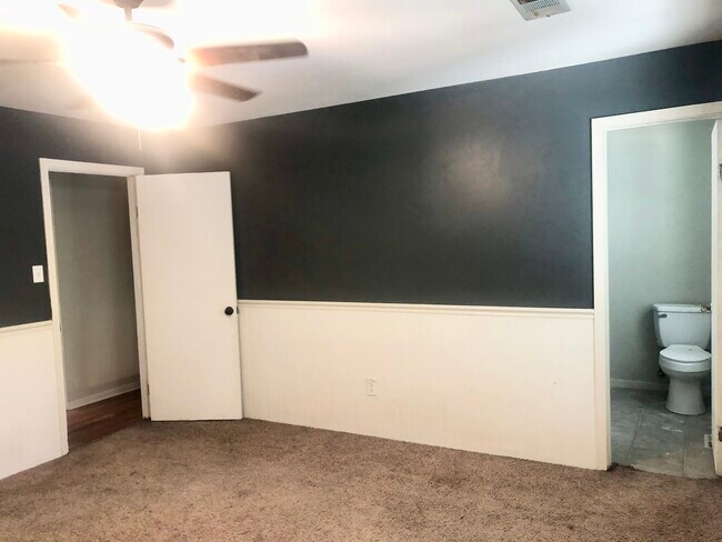 Foto del edificio - 1701 Merrill Cv