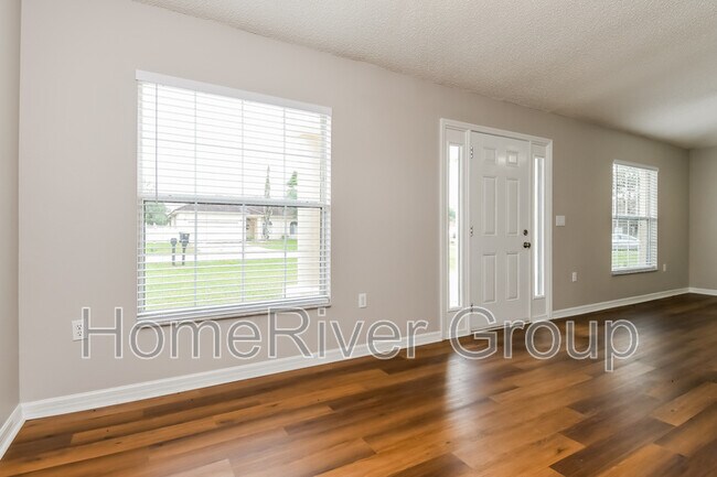 Building Photo - 516 Anise Ct