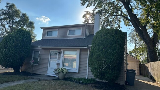Building Photo - 2945 Burdette St