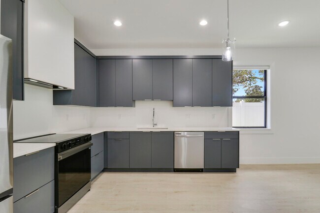 Foto del edificio - 17780 Thelma Ave