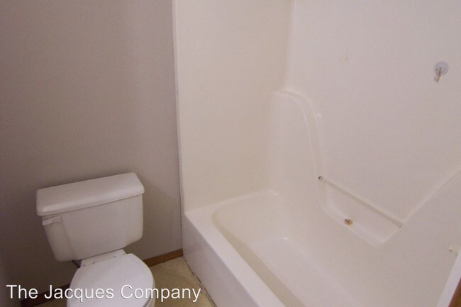 Foto del edificio - 126-128 W Terrace Ct