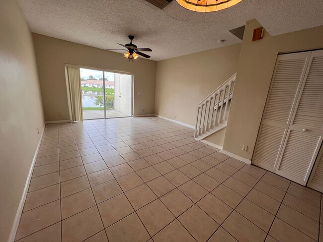 Foto del edificio - Great Townhome in Gate Community.