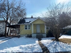 Building Photo - 3903 W Crown Ave