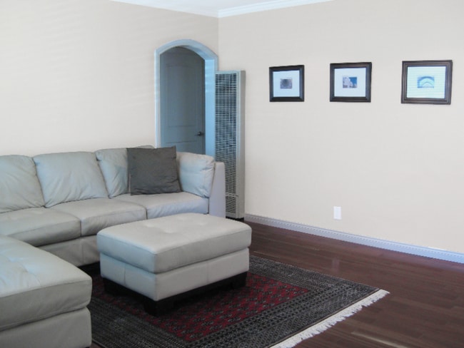 Building Photo - 3542 Kelton Ave