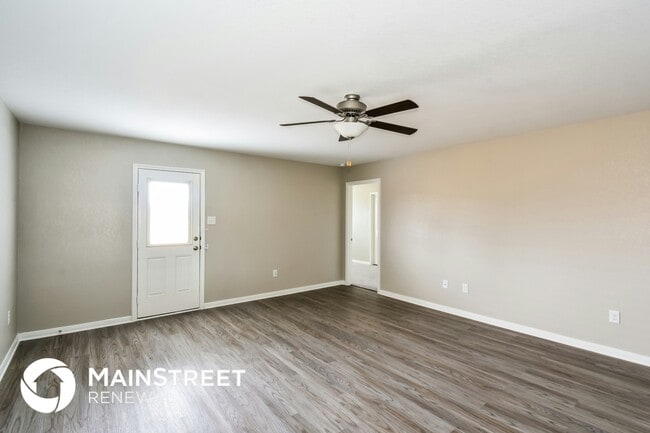 Building Photo - 3239 Begonia Bend