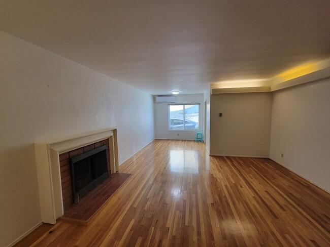 Foto del edificio - 1181 Langley Way