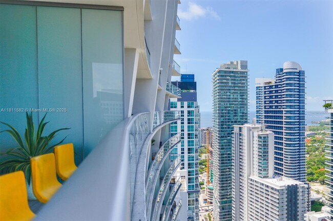 Building Photo - 1010 Brickell Ave