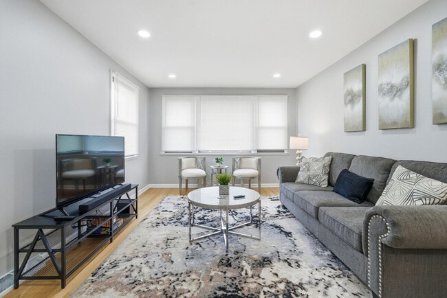 Building Photo - 12804 W Playfield Dr