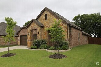 Building Photo - 3513 Sequoia Ln