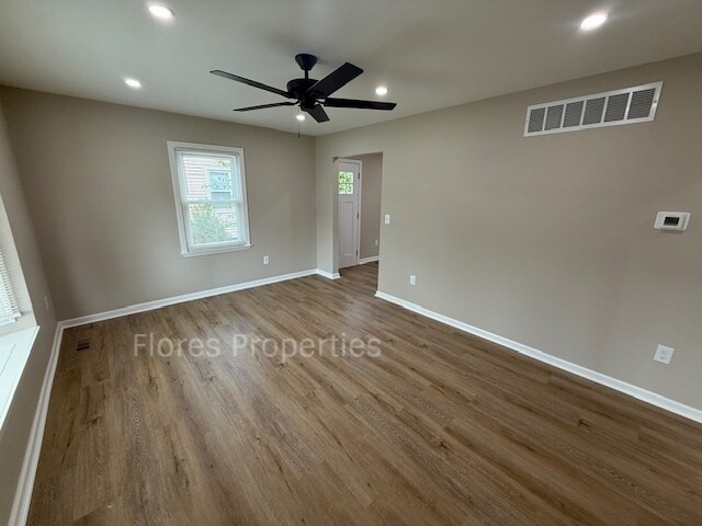 Building Photo - 1018 Urana Ave