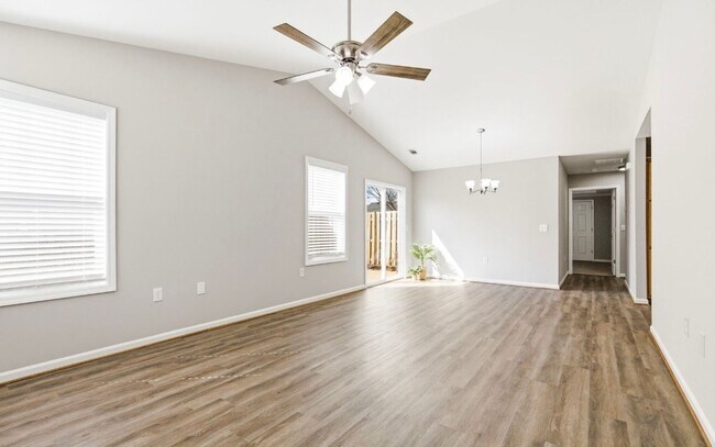 Foto del edificio - 2BR/2BA Patio Home for Rent w/Garage in Okolona!