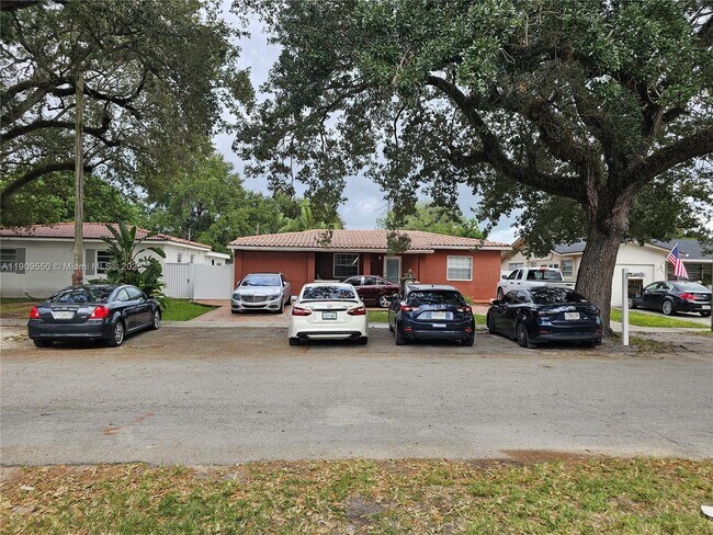 Building Photo - 651 SW 66th Ave