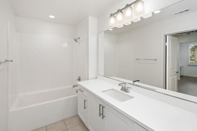 Building Photo - 4 Bedroom, 3 and 1/2 Bath Townhome in the Great Park