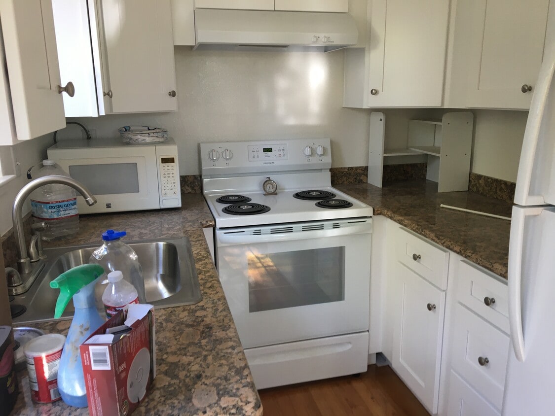 Primary Photo - 2030 Blake St