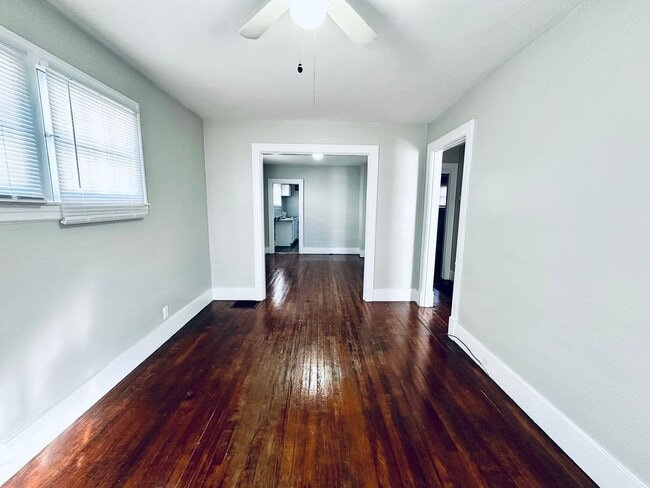 Foto del edificio - Two Bedroom House with Detached Garage-Section 8 Accepted