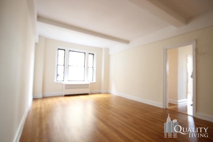 Primary Photo - 225 W 106th St