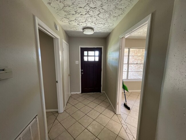 Building Photo - 15951 Manfield Dr