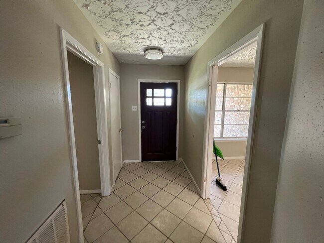 Foto del edificio - 15951 Manfield Dr