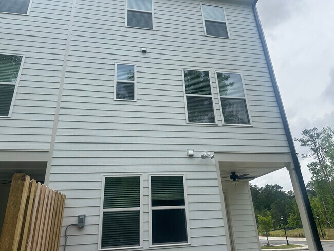Foto del edificio - Room in Townhome on Bateman Drive SE
