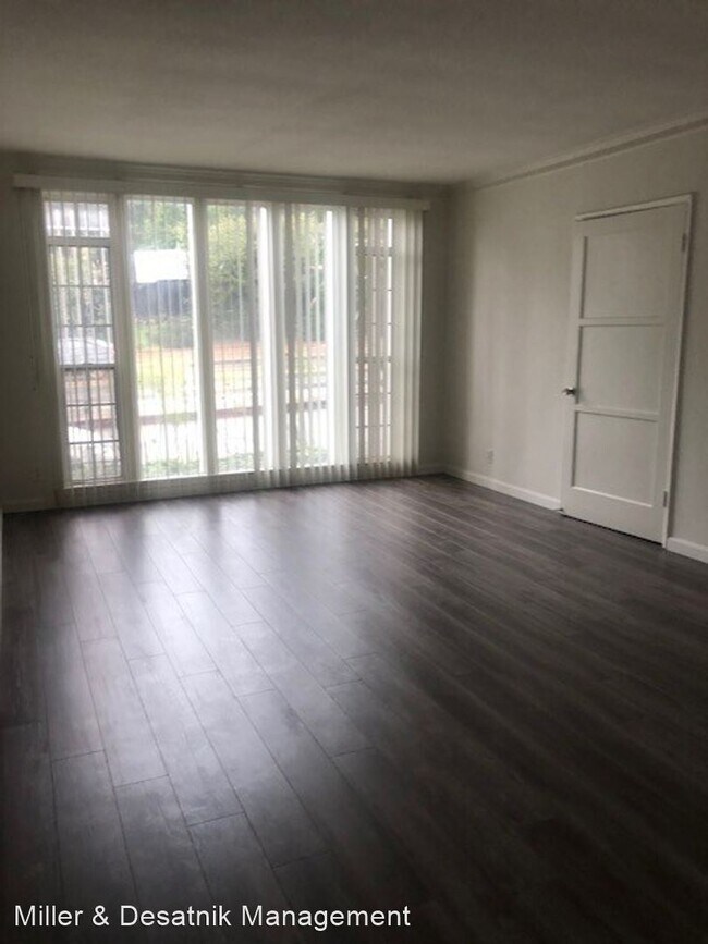 Foto del edificio - 8017 Selma Ave