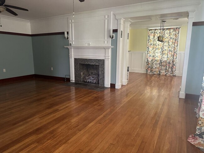 Foto del edificio - 276 Meadow Dr