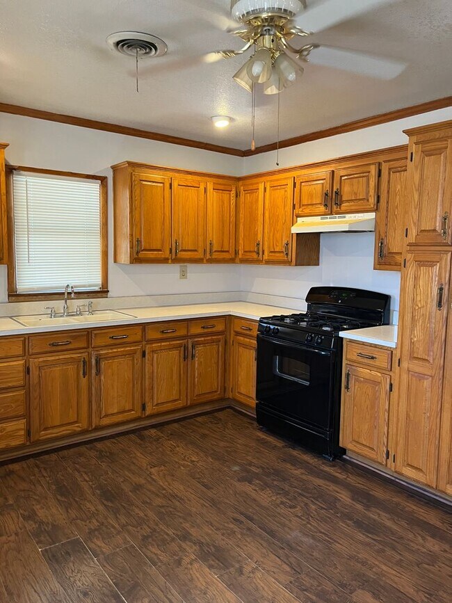 Foto del edificio - Handicap ramp 2bedrooms 1bath 1carport CH/A