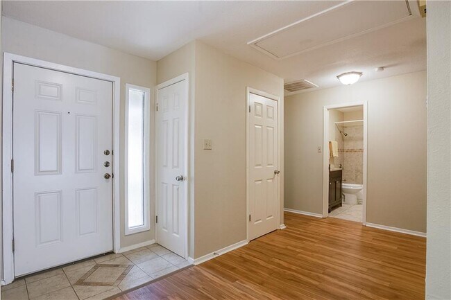 Foto del edificio - 4006 Cima Serena Dr