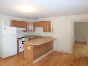 Building Photo - 97 N Winooski Ave