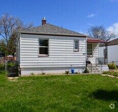Building Photo - 1820 E 21st St