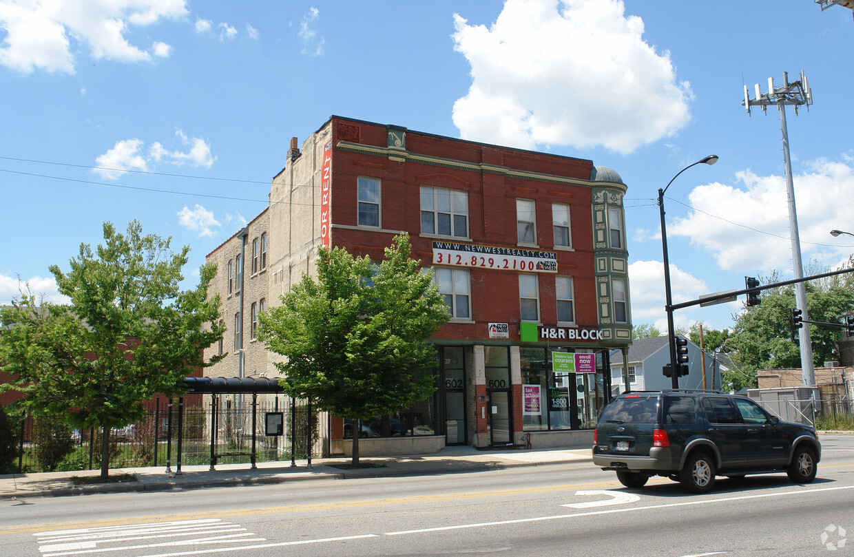 Building Photo - 600-602 S Western Ave