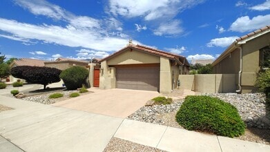 Building Photo - 7116 Toulon Dr NE