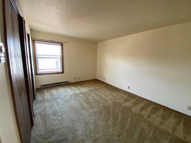 Foto del edificio - 3218 Oak Knoll Dr