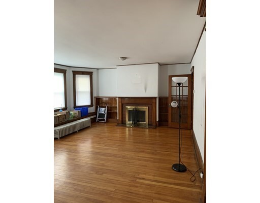 Building Photo - 336 Burncoat St