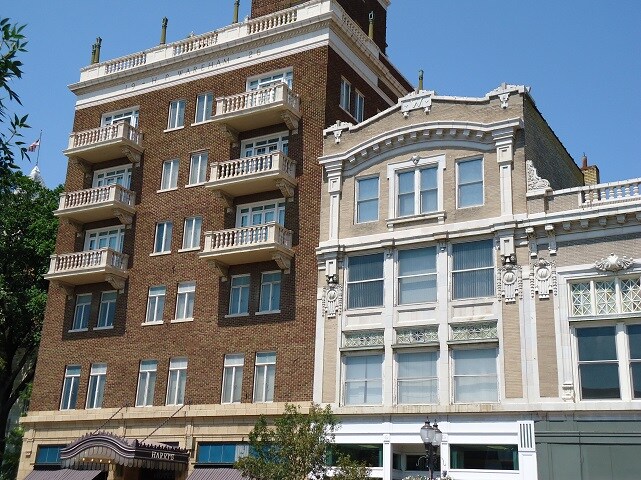 Primary Photo - 418 Poyntz Ave