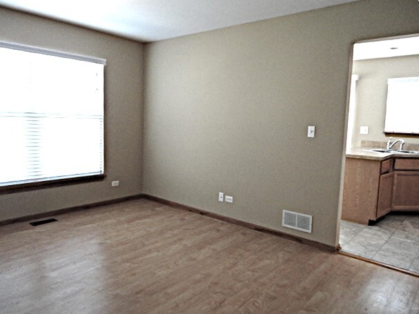 Building Photo - 775 Highview Ct