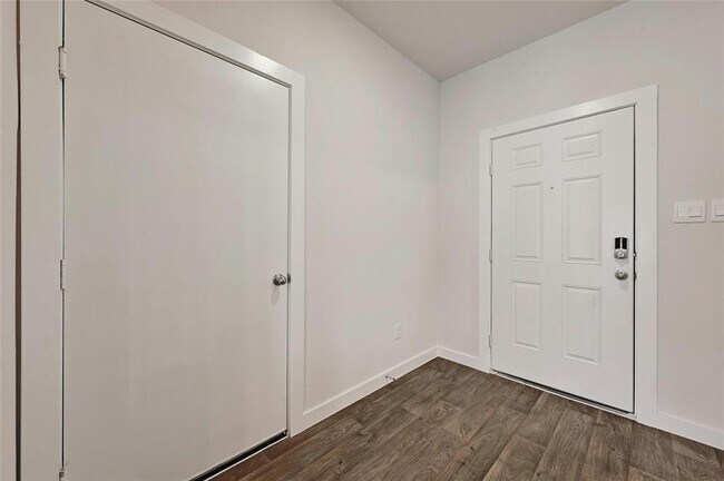 Building Photo - 313 Merriman Rd