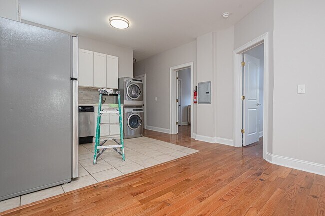 Building Photo - 6002 Hudson Ave