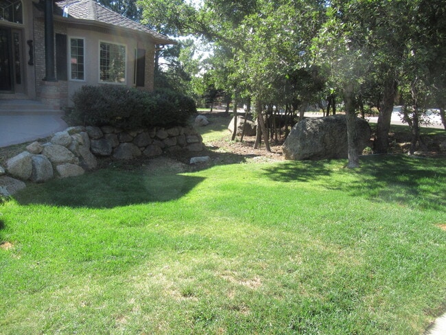 Photo - 215 Ellsworth St House