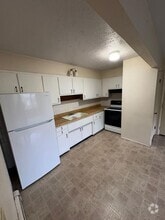 Building Photo - 321 Riley Dr