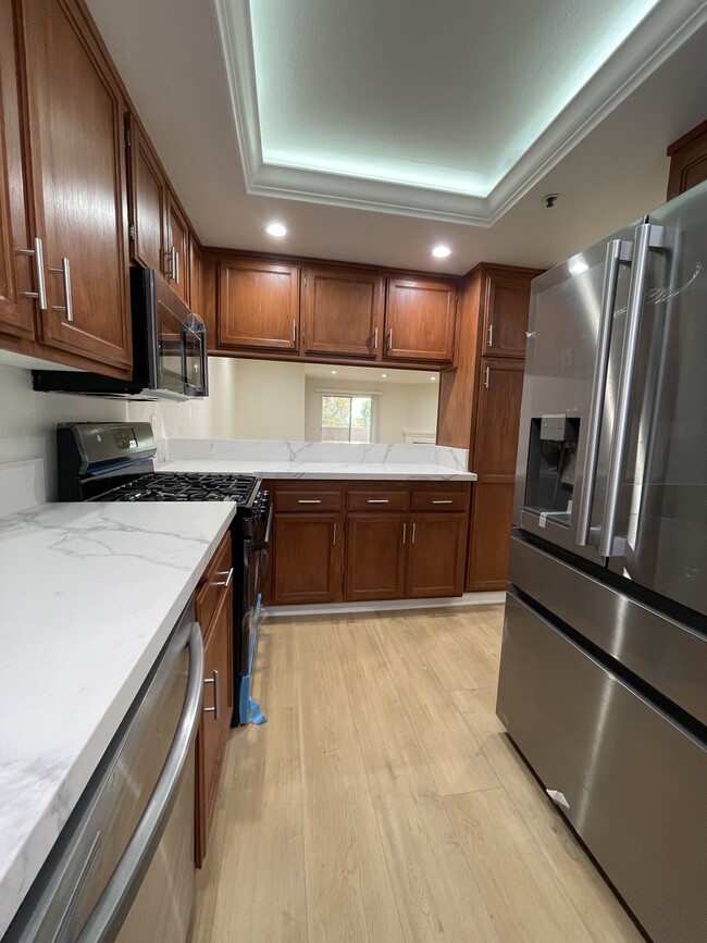 Foto del edificio - 15114 Sherman Way