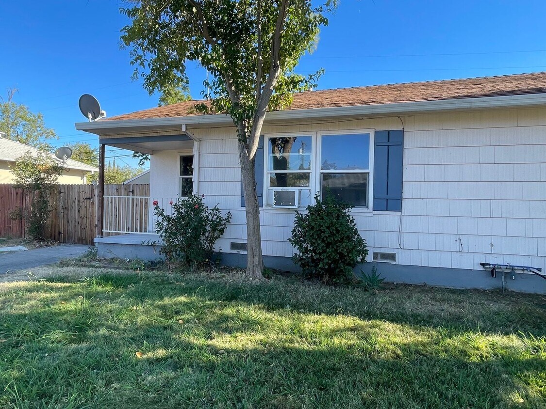 Primary Photo - 1 Bedroom Duplex in Sacramento