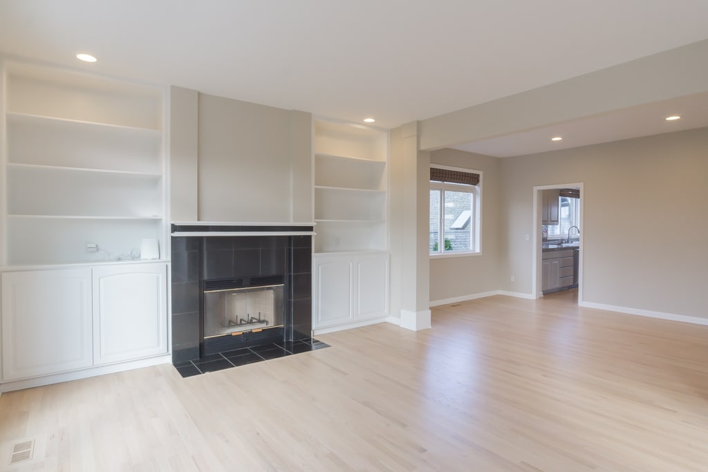 Primary Photo - 2324 42nd Ave E