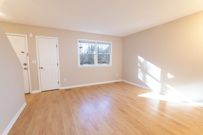 Foto del edificio - 155 Old Fort Rd