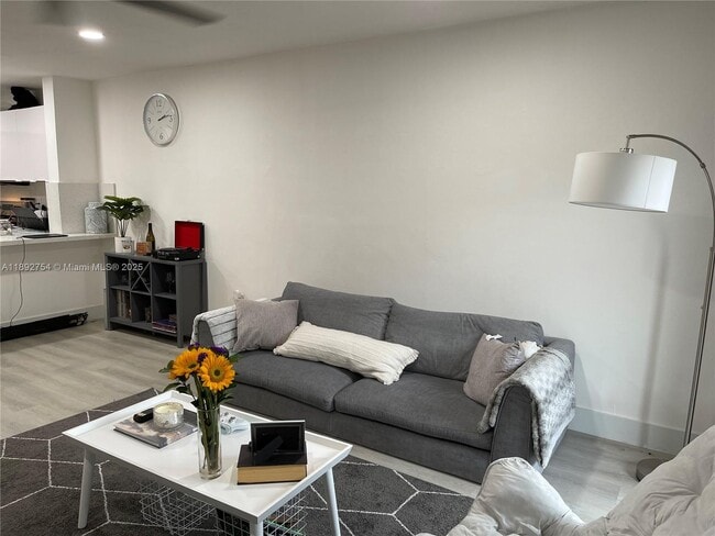 Foto del edificio - 9621 SW 77th Ave