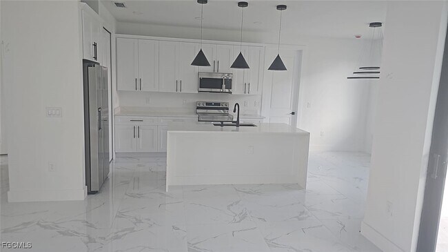 Foto del edificio - 4102 12th St SW